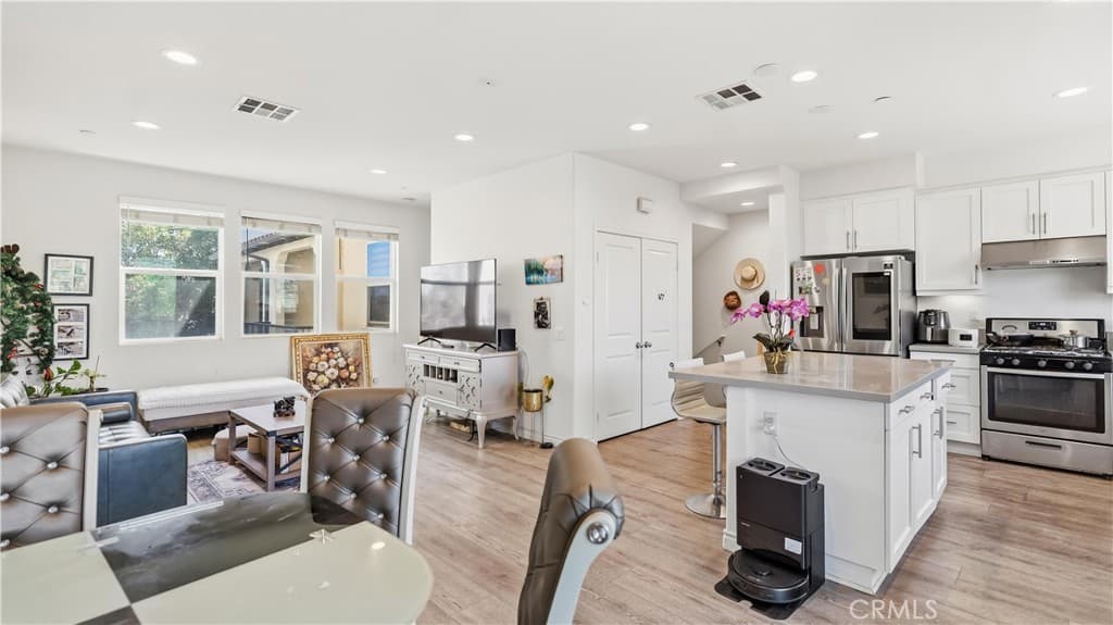 Condo at 3383 Lynd, Arcadia — photo 8 of 12