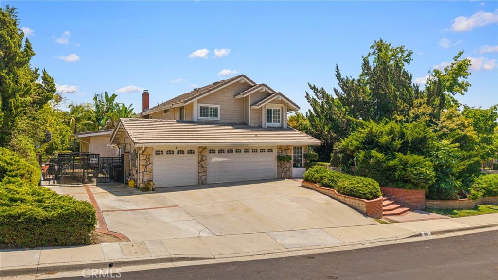 Home at 905 N Bridle Path Lane, Walnut — photo 2 of 12