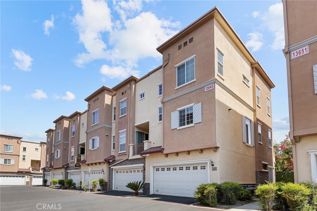 Condo at 13645 Foster ave 6, Baldwin Park — photo 1 of 12