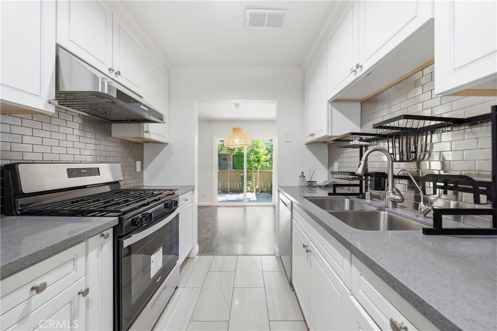 Condo at 1318 S Diamond Bar #C, Diamond Bar — photo 4 of 12