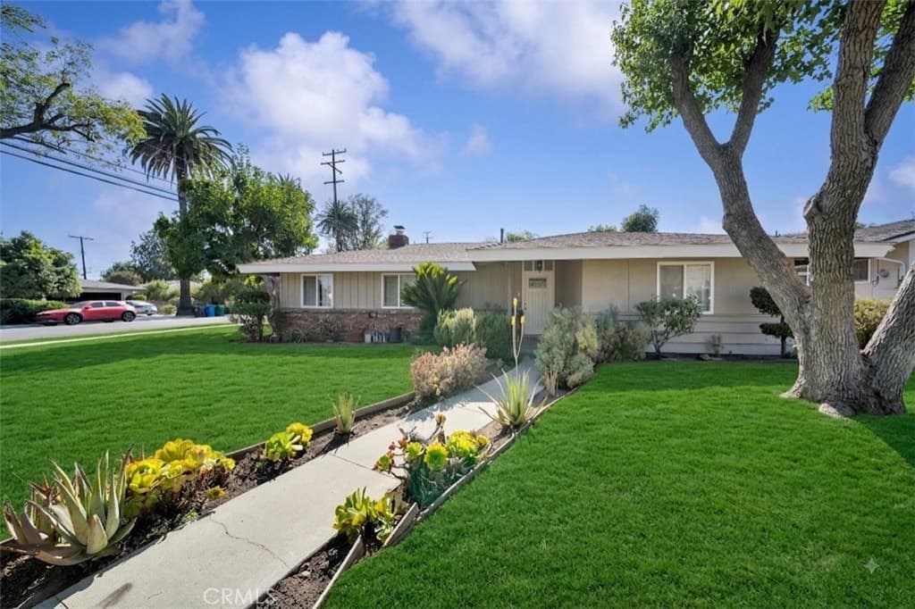 Home at 1523 S 8th Avenue, Arcadia — photo 2 of 12