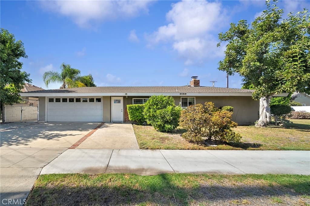 Home at 1523 S 8th Avenue, Arcadia — photo 4 of 12