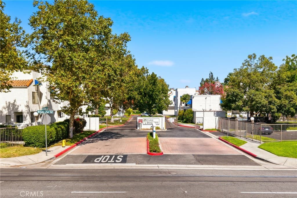 Condo at 524 Park Shadow Court, Baldwin Park — photo 1 of 12