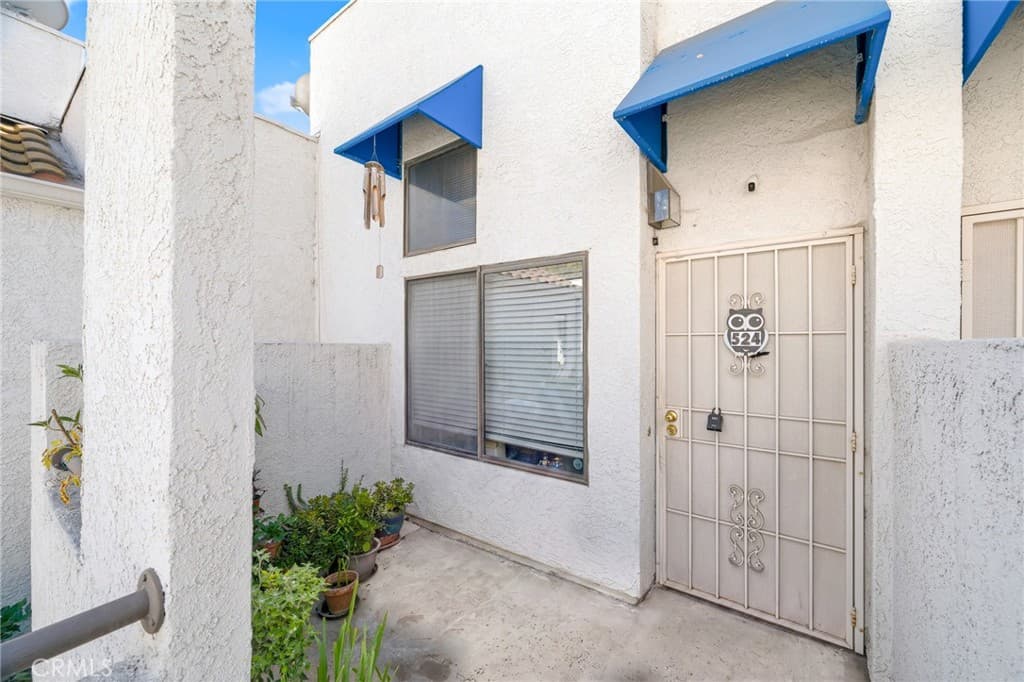 Condo at 524 Park Shadow Court, Baldwin Park — photo 5 of 12