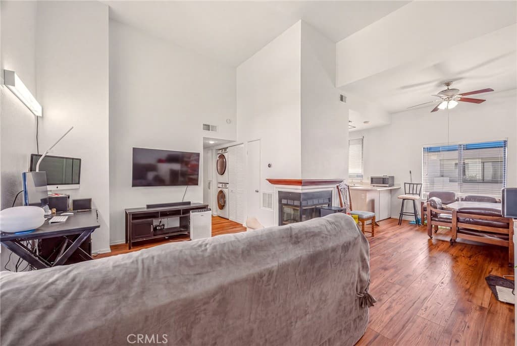 Condo at 524 Park Shadow Court, Baldwin Park — photo 7 of 12