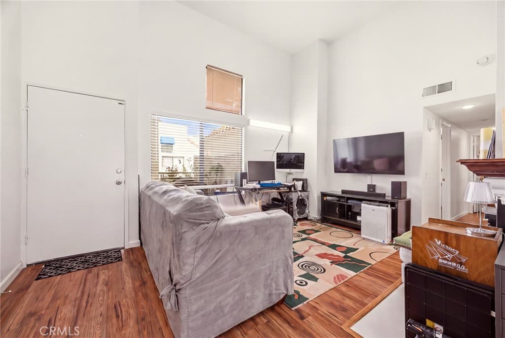 Condo at 524 Park Shadow Court, Baldwin Park — photo 9 of 12