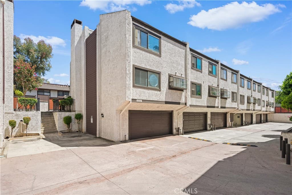 Condo at 454 West Huntington Drive D, Arcadia — photo 2 of 12