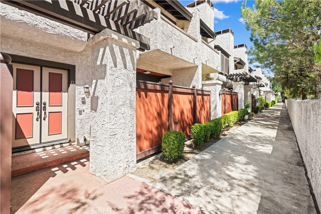Condo at 454 West Huntington Drive D, Arcadia — photo 3 of 12