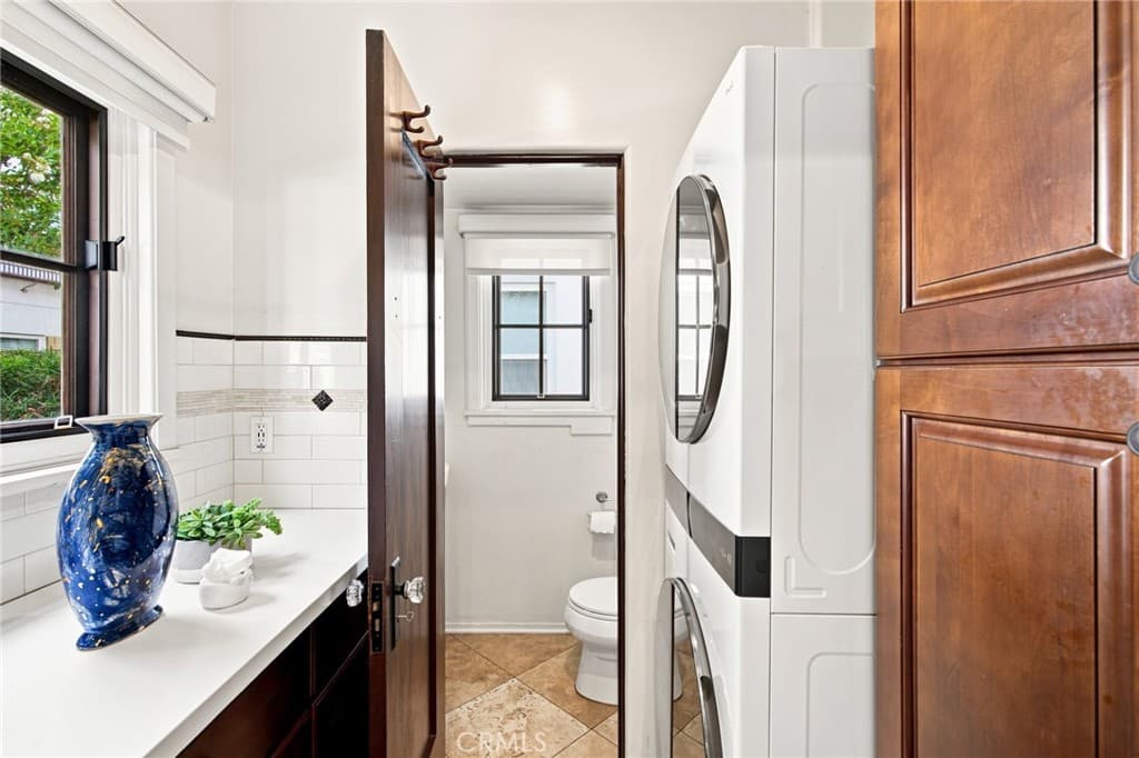 Home at 438 W Duarte, Monrovia — photo 9 of 12