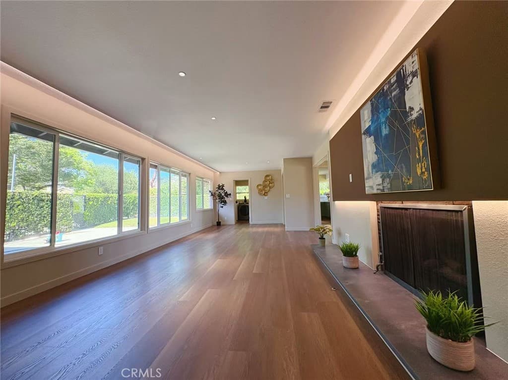Home at 883 E Leadora, Glendora — photo 6 of 12