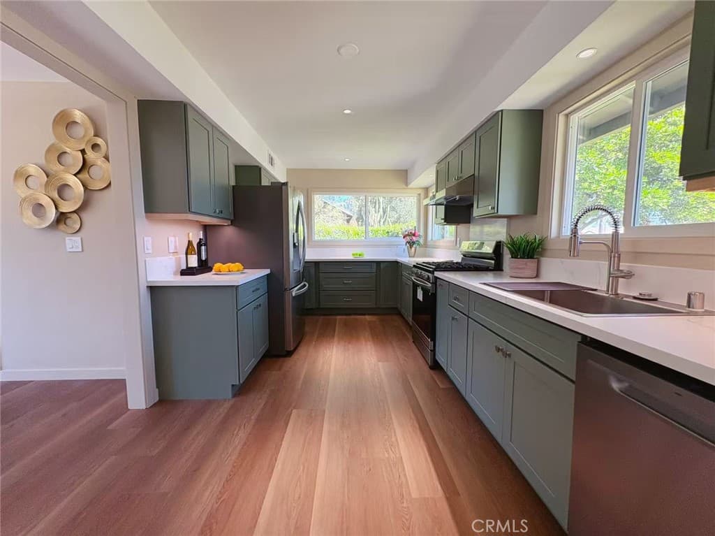 Home at 883 E Leadora, Glendora — photo 8 of 12
