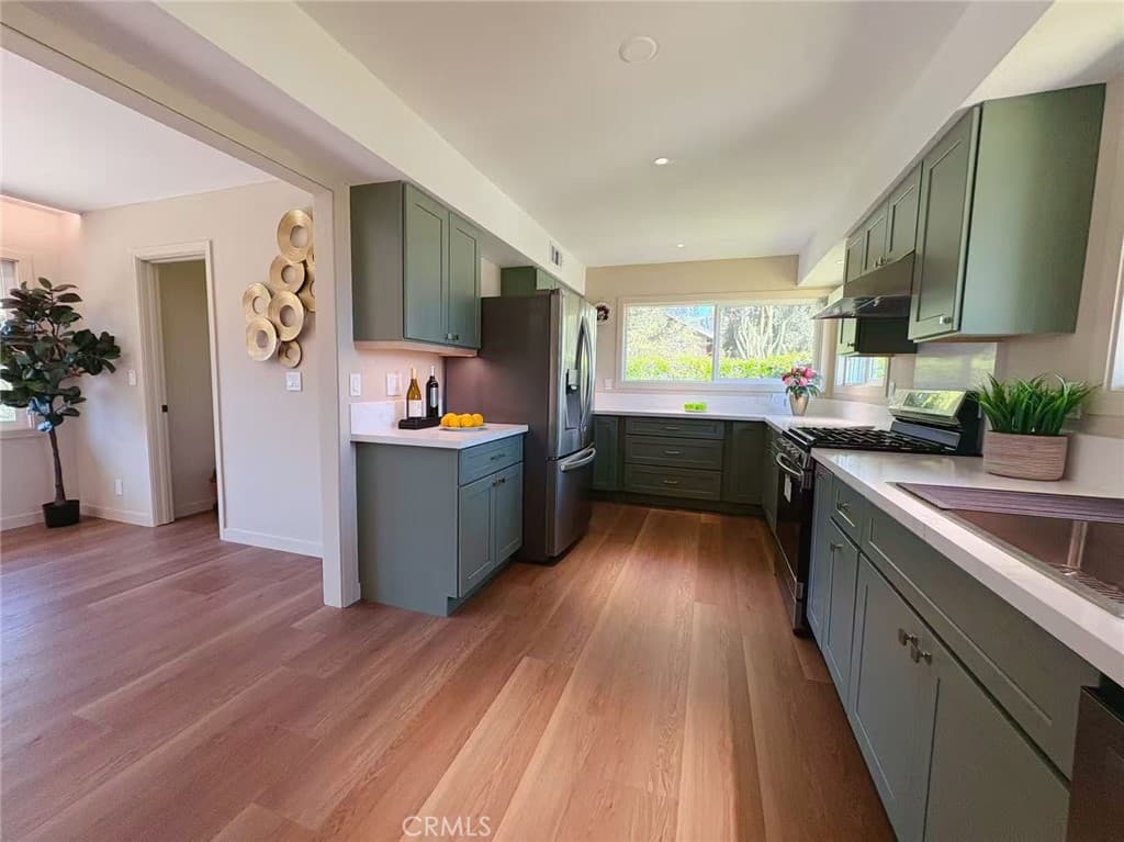 Home at 883 E Leadora, Glendora — photo 9 of 12