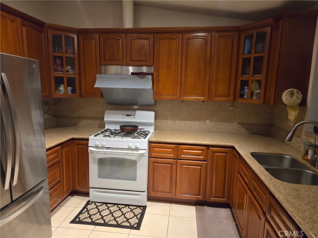 Home at 451 Vidalia, La Puente — photo 7 of 11