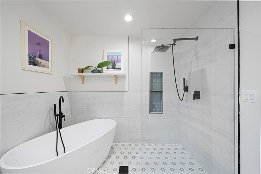 Home at 1526 N White Avenue, Pomona — photo 11 of 12