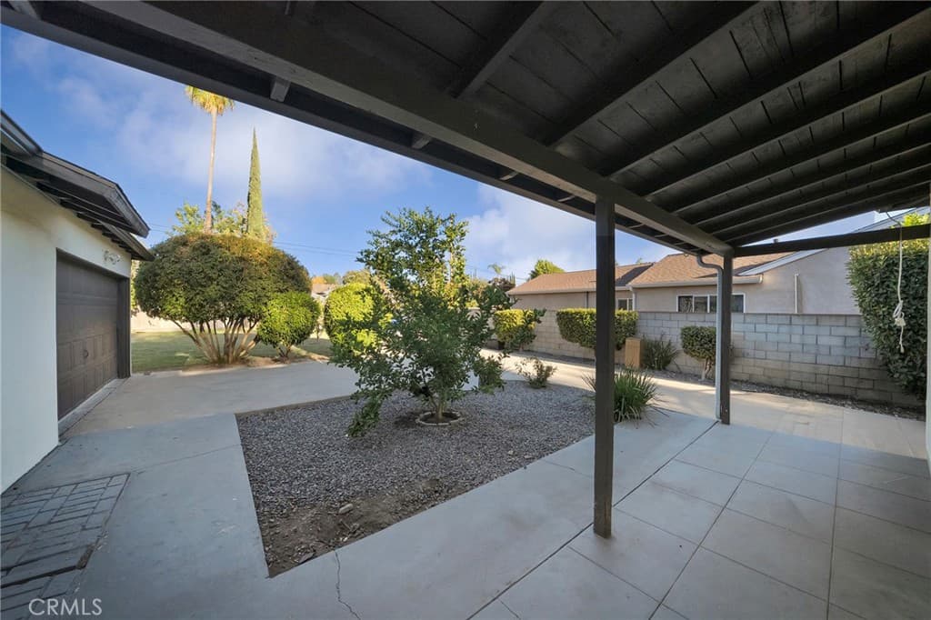 Home at 1526 N White Avenue, Pomona — photo 12 of 12