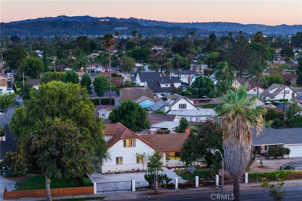 Home at 820 E Cameron Avenue, West Covina — photo 11 of 12