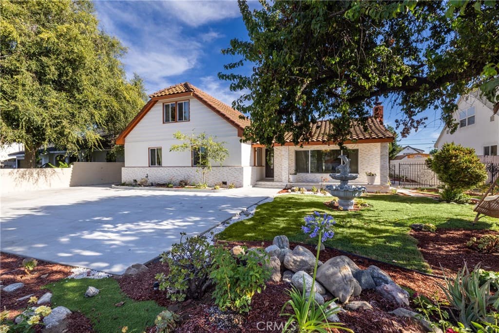 Home at 820 E Cameron Avenue, West Covina — photo 12 of 12