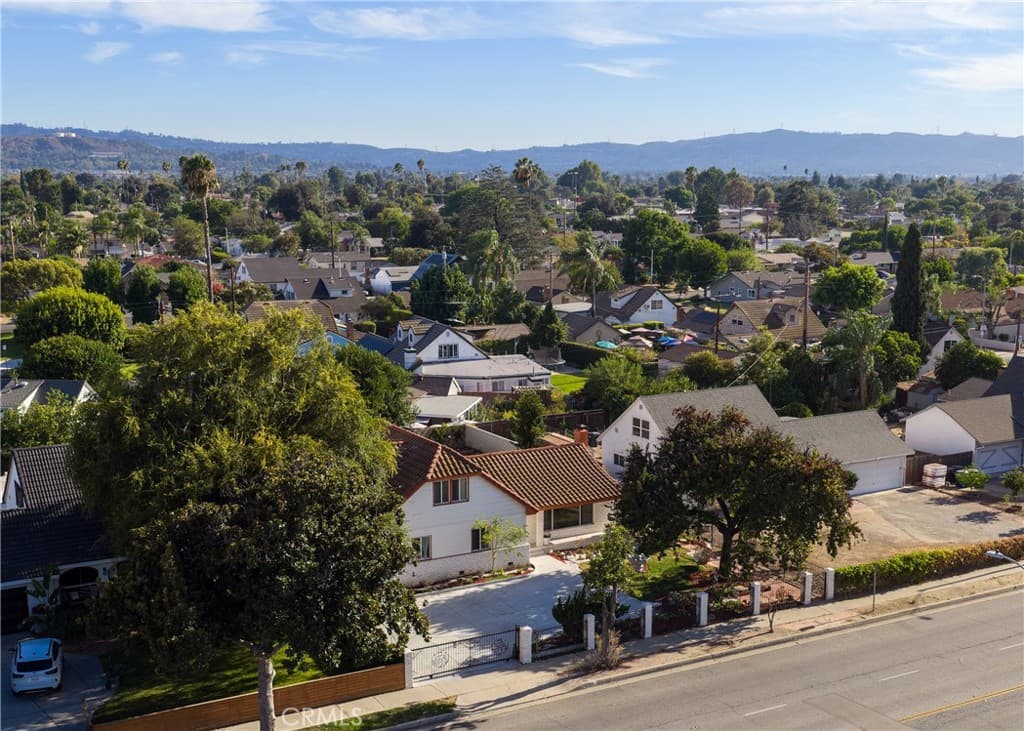 Home at 820 E Cameron Avenue, West Covina — photo 6 of 12