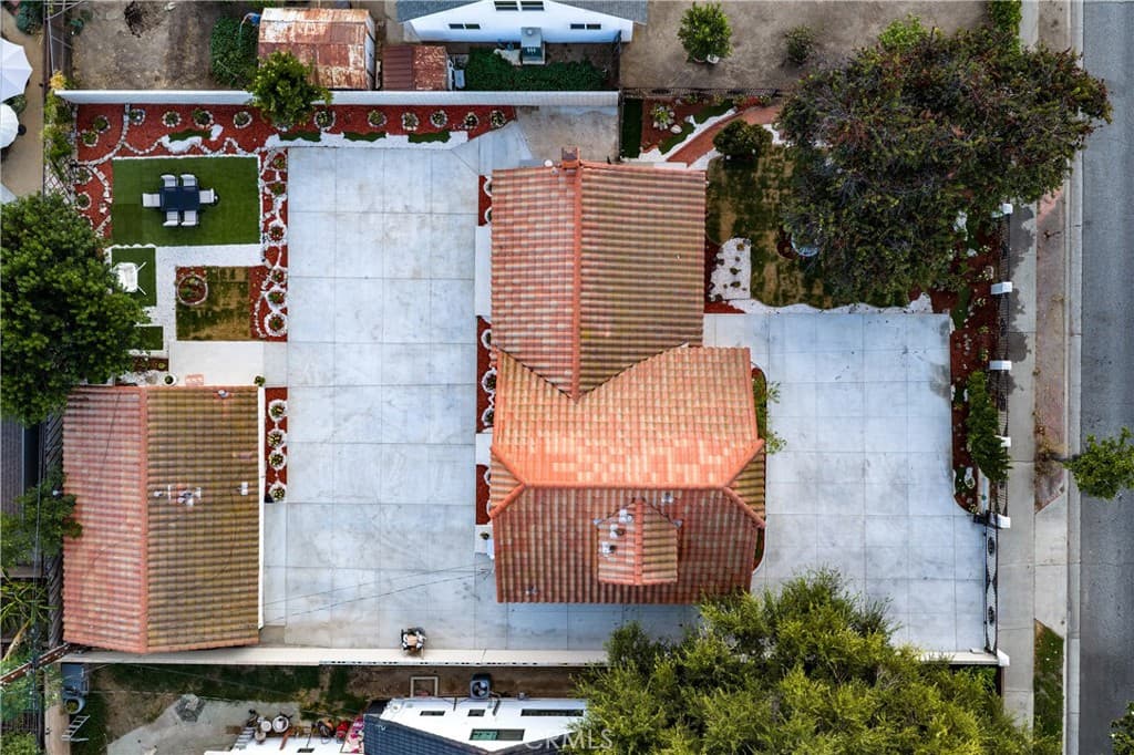 Home at 820 E Cameron Avenue, West Covina — photo 9 of 12