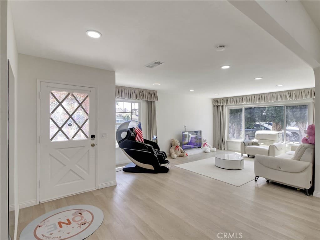 Home at 1101 S 5th, Arcadia — photo 4 of 12