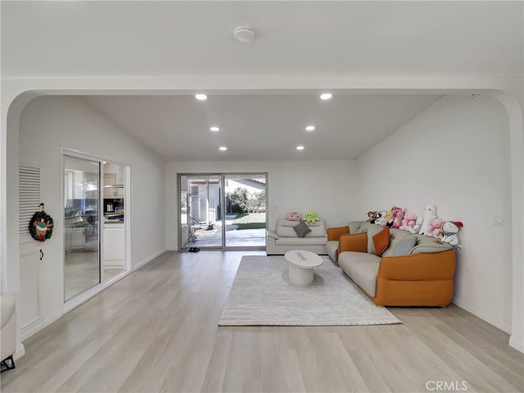 Home at 1101 S 5th, Arcadia — photo 5 of 12