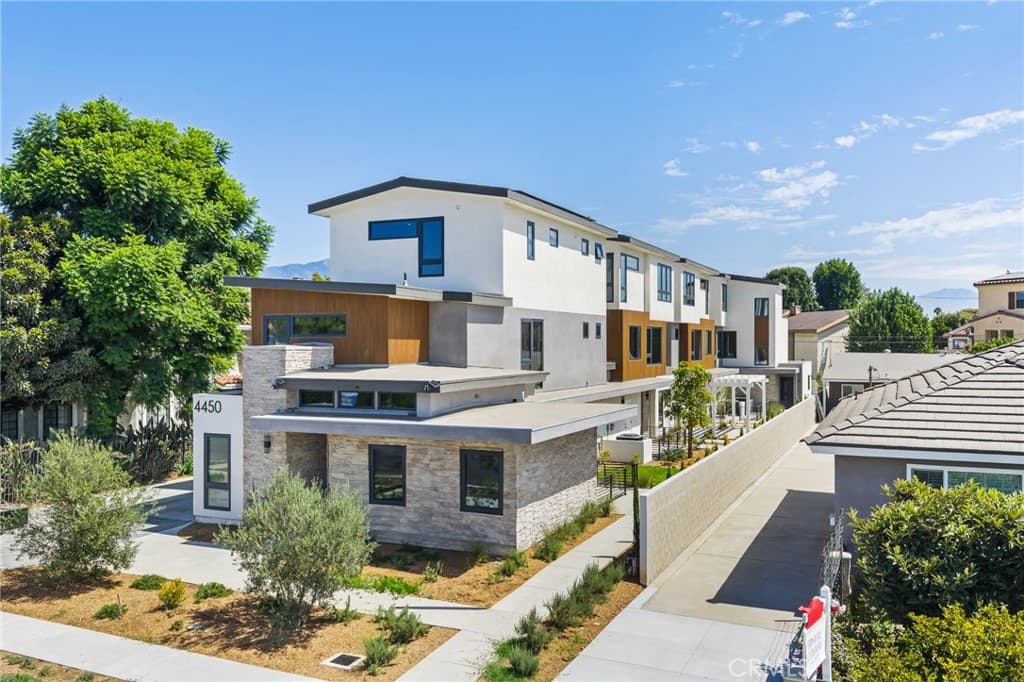 Condo at 4450 Temple City Boulevard A, Temple City — photo 3 of 12