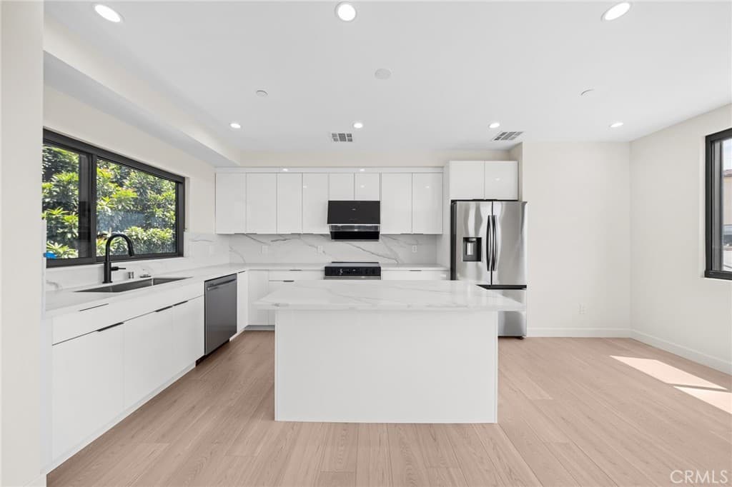 Condo at 4450 Temple City Boulevard C, Temple City — photo 12 of 12