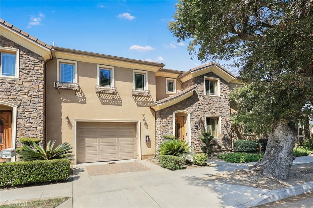 Townhouse at 31 S 2nd B, Arcadia — photo 3 of 12