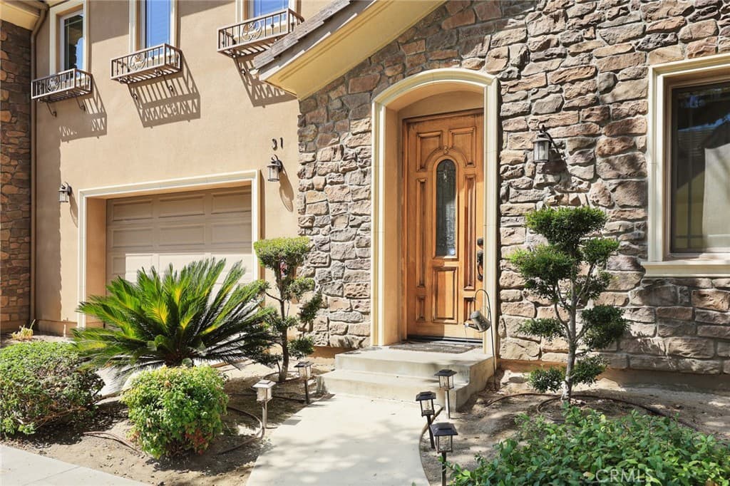 Townhouse at 31 S 2nd B, Arcadia — photo 4 of 12