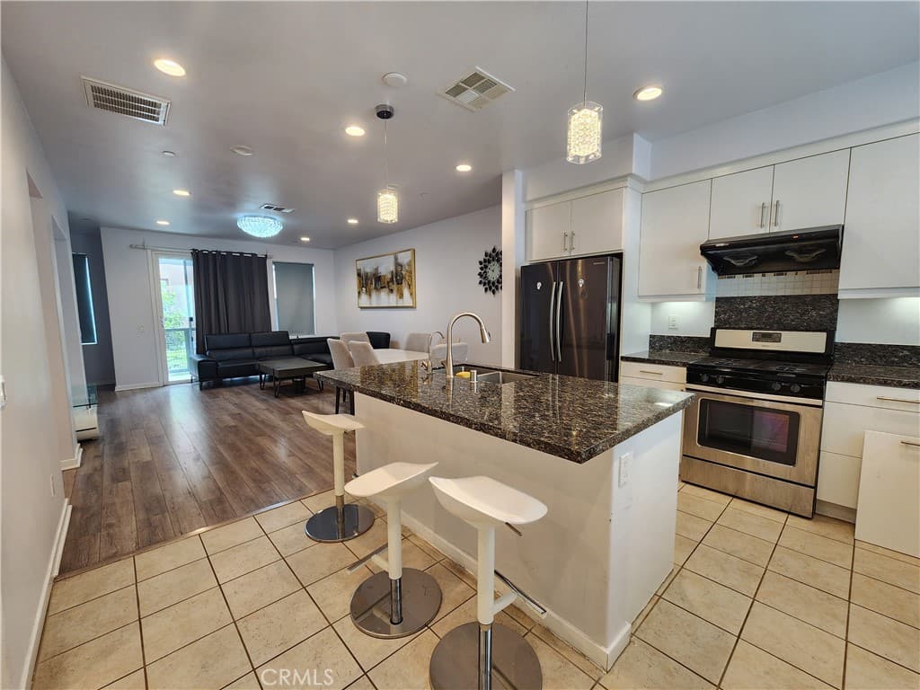 Condo at 11391 Meeker, El Monte — photo 4 of 4