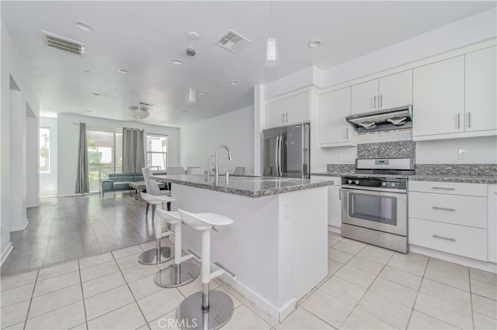 Condo at 11391 Meeker D, El Monte — photo 8 of 12