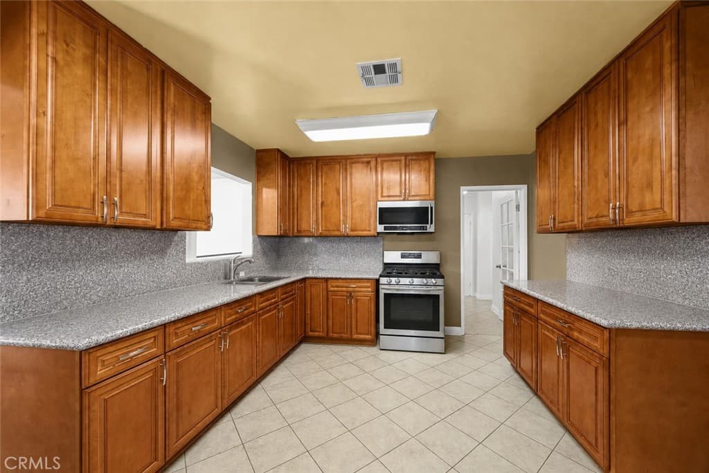 Home at 334 E Juanita Avenue, San Dimas — photo 7 of 9