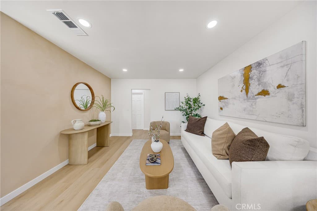 Home at 2139 Wesleygrove Avenue, Duarte — photo 4 of 12