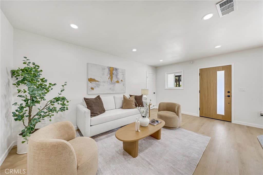 Home at 2139 Wesleygrove Avenue, Duarte — photo 5 of 12