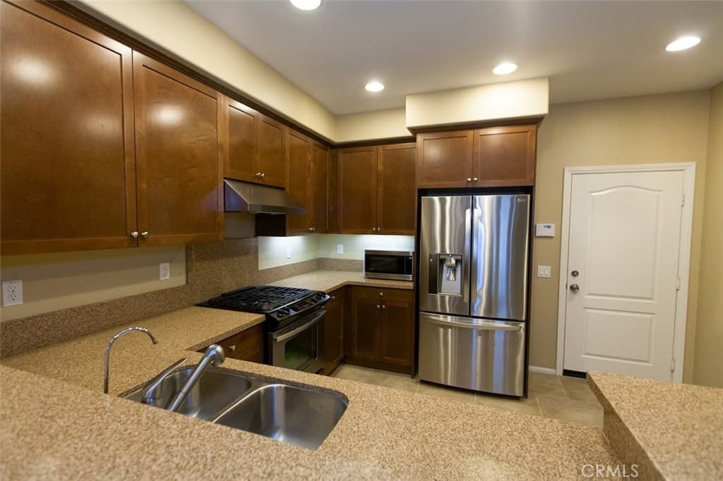 Townhouse at 965 Sweetbriar Lane A, Azusa — photo 7 of 12