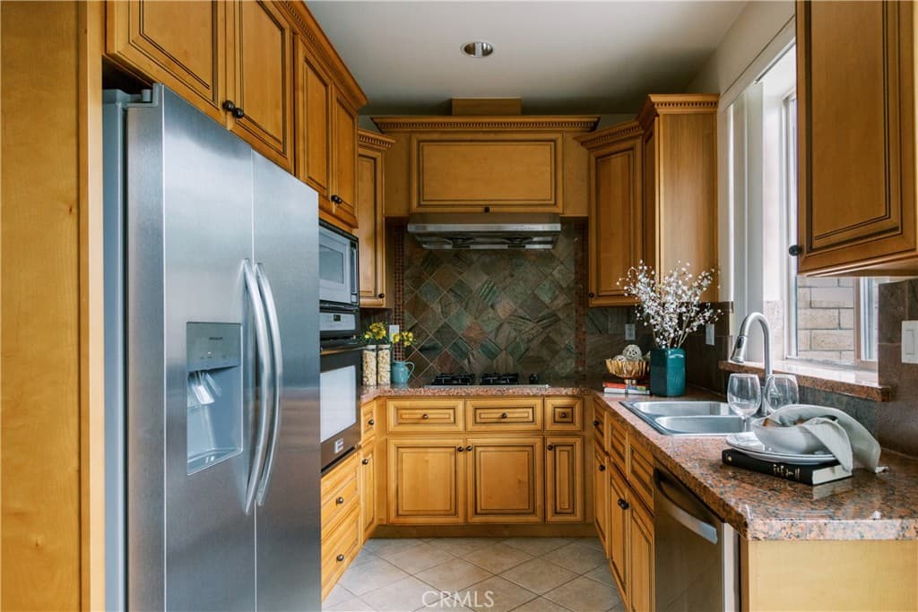 Condo at 156 El Dorado St #C, Arcadia — photo 6 of 12