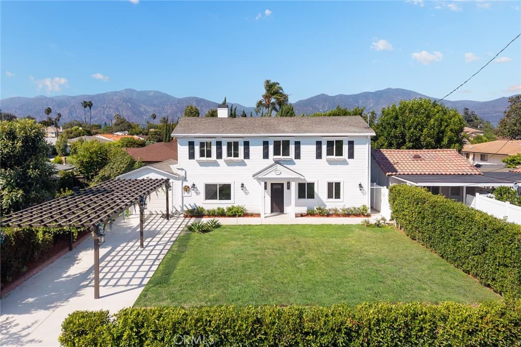 Home at 2335 S 6th, Arcadia — photo 3 of 12
