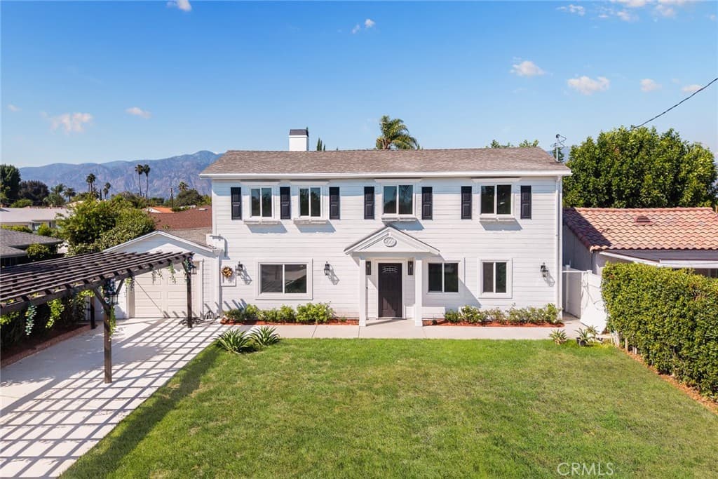 Home at 2335 S 6th, Arcadia — photo 5 of 12