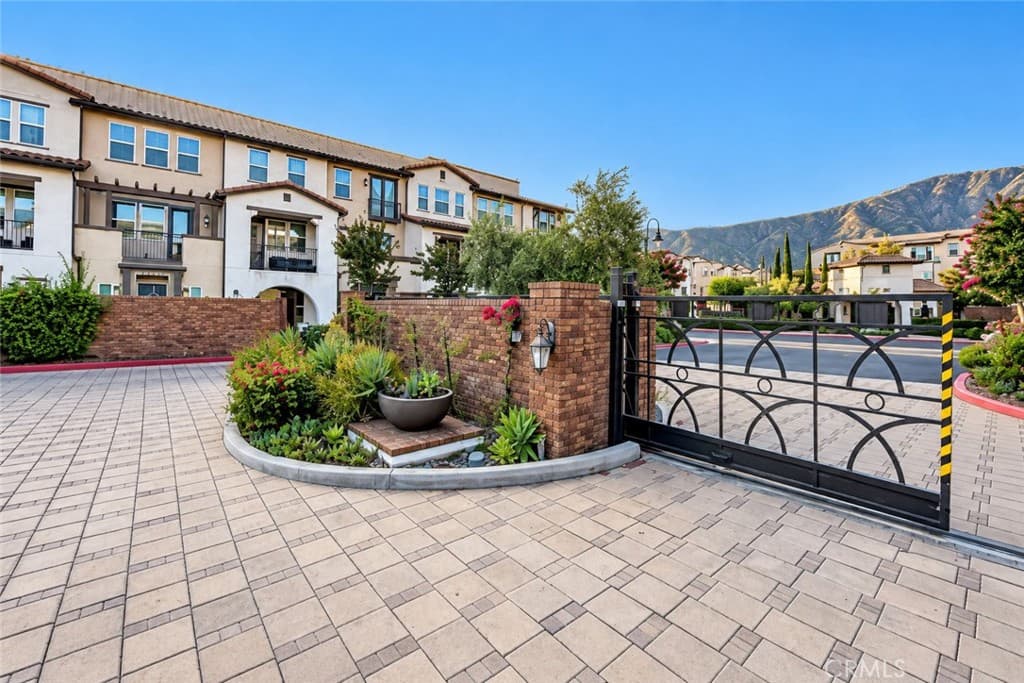 Townhouse at 631 W Foothill 26, Glendora — photo 1 of 12