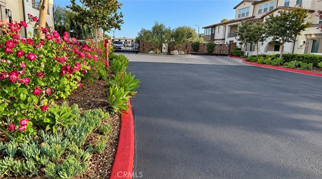 Townhouse at 631 W Foothill 26, Glendora — photo 3 of 12