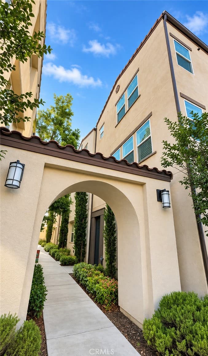 Townhouse at 631 W Foothill 26, Glendora — photo 9 of 12