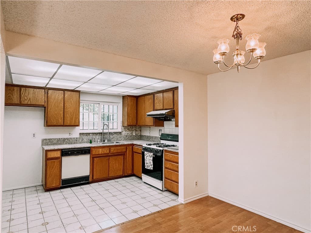 Condo at 11226 Elliott B, El Monte — photo 5 of 12