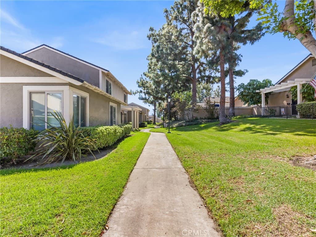 Townhouse at 1676 Heather Drive, La Verne — photo 3 of 12