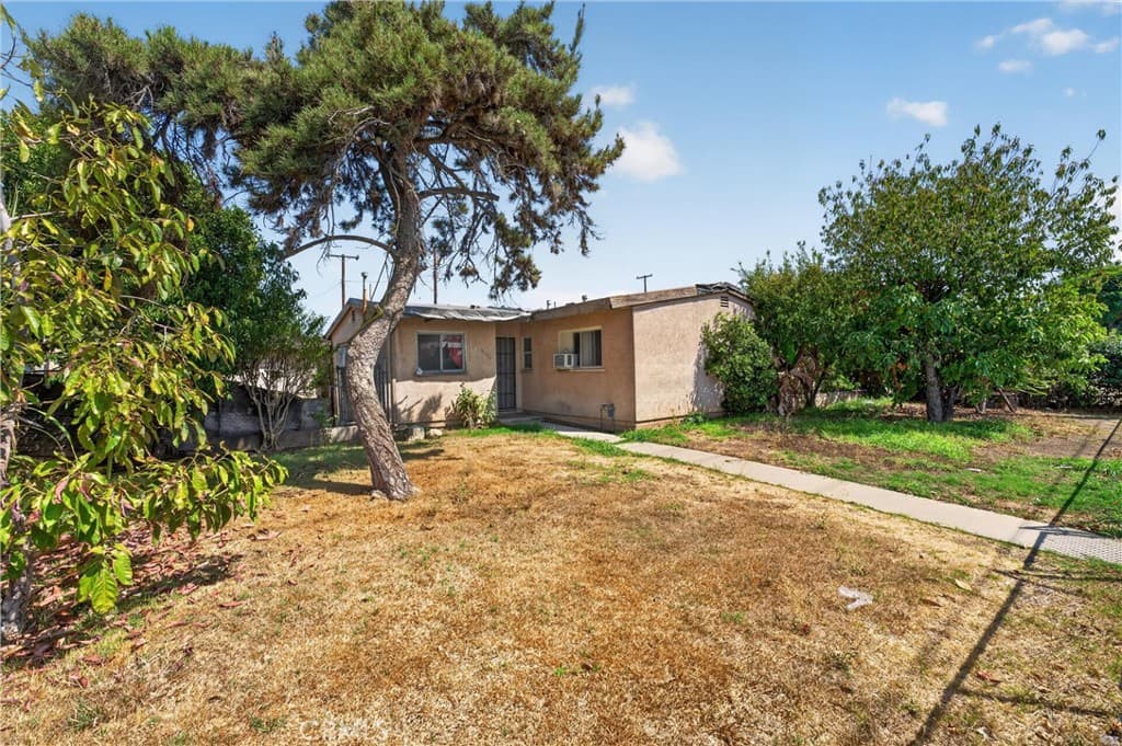 Home at 15335 Temple Avenue, La Puente — photo 3 of 12