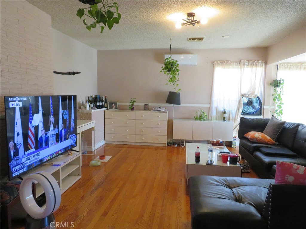 Home at 16653 East Queenside Drive, Covina — photo 5 of 12