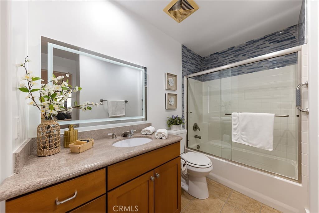 Condo at 142 N Vermont B, Glendora — photo 11 of 12