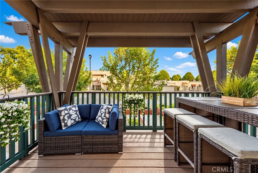 Condo at 142 N Vermont B, Glendora — photo 12 of 12