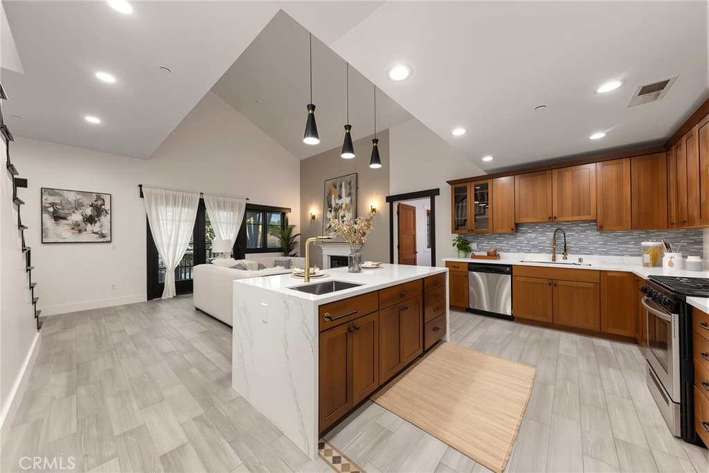 Condo at 142 N Vermont B, Glendora — photo 7 of 12