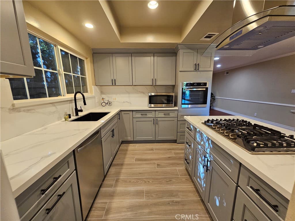 Home at 273 Oakhurst, Arcadia — photo 4 of 12