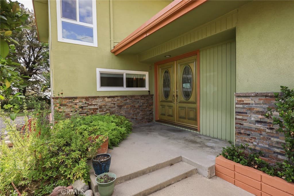 Home at 281 Spinks Canyon, Duarte — photo 4 of 12